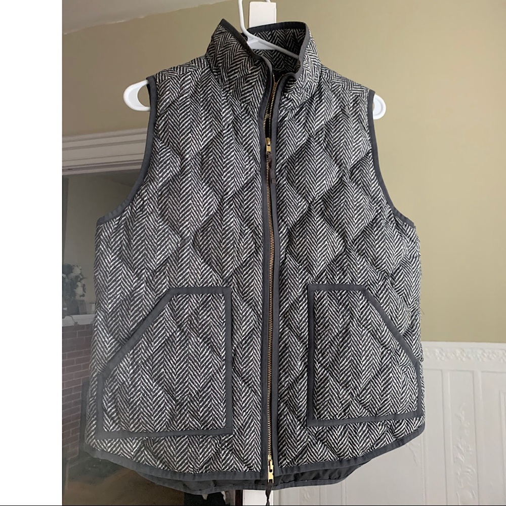 J. Crew Gray and White Vest, size M